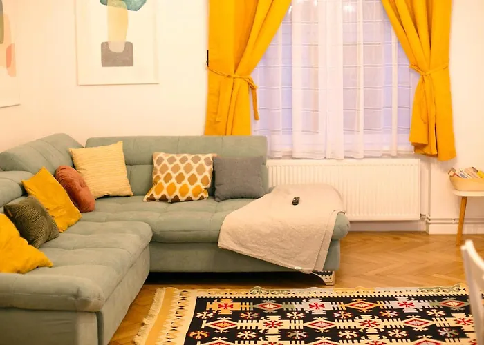 Jasmine Serenity Apartment - Central, Behind Black Church