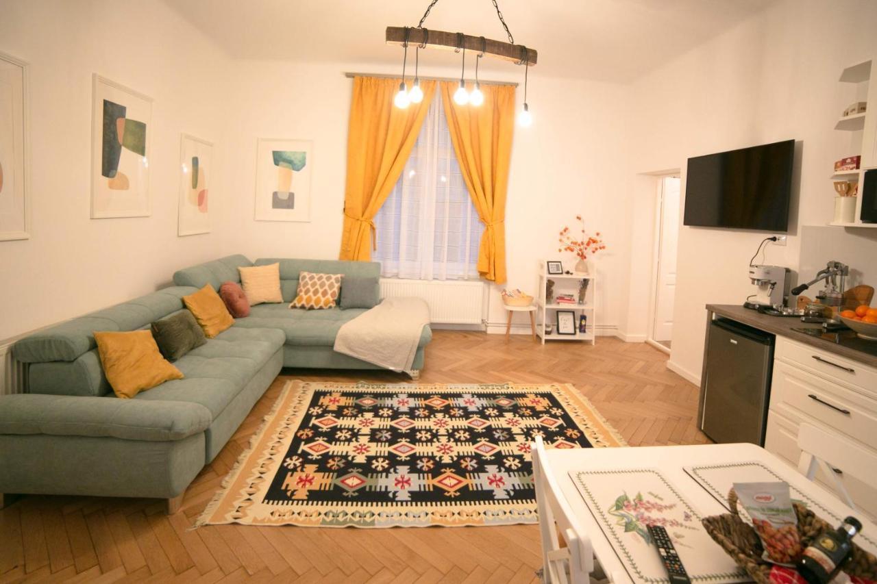 Apartment Jasmine Serenity - Central, Behind Black Church